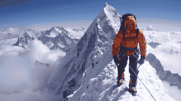 Conquering Peaks: A Guide to Reaching the Pinnacle in Extreme Mountaineering